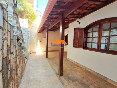 Casa com 5 Quartos à venda, 200m² no Cachoeirinha, Belo Horizonte