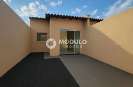 Casa com 2 Quartos à venda, 60m² no Jardim Canaã, Uberlândia