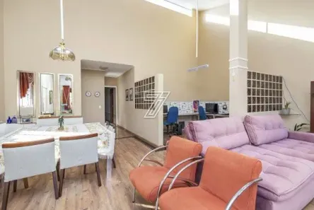 Casa com 4 Quartos à venda, 267m² no Novo Mundo, Curitiba