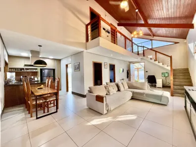 Sobrado com 4 Quartos à venda, 328m² no Pontal de Santa Marina, Caraguatatuba