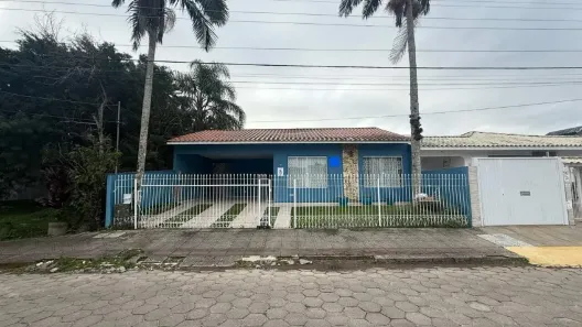 Casa com 5 Quartos à venda, 196m² no Santa Mônica, Florianópolis