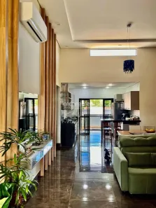 Casa com 3 Quartos à venda, 249m² no Igapó, Londrina