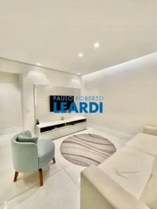 Apartamento com 4 Quartos para alugar, 157m² no Vila Anastácio, São Paulo