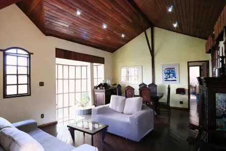 Casa com 4 Quartos à venda, 360m² no São Lucas, Belo Horizonte