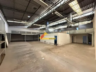 Galpão/Depósito/Armazém para alugar, 1383m² no Centro, Divinópolis