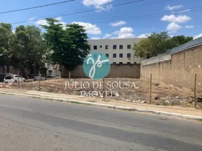 Lote/Terreno à venda, 704m² no São Pedro, Governador Valadares