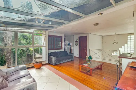 Casa com 4 Quartos à venda, 350m² no Jardim do Salso, Porto Alegre