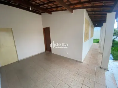 Casa com 2 Quartos à venda, 92m² no Presidente Roosevelt, Uberlândia