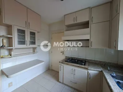 Apartamento com 3 Quartos para alugar, 137m² no Saraiva, Uberlândia