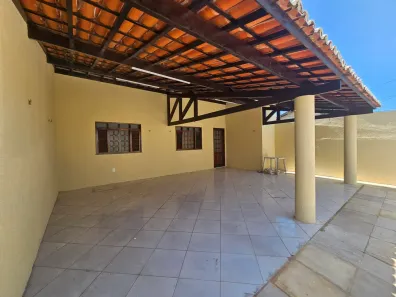 Casa com 2 Quartos para alugar, 100m² no Cambeba, Fortaleza