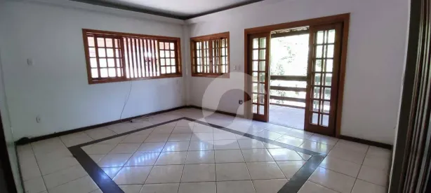 Casa de Condomínio com 5 Quartos à venda, 520m² no Baldeador, Niterói
