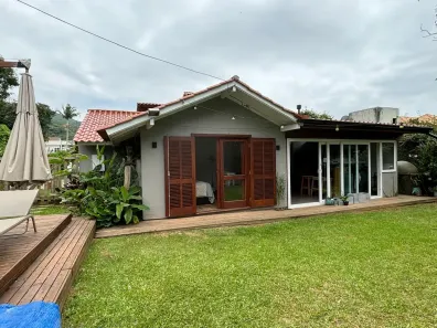 Casa com 3 Quartos à venda, 170m² no Rio Tavares, Florianópolis