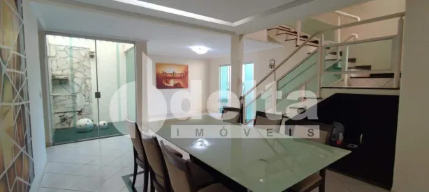 Casa com 3 Quartos à venda, 250m² no Nova Uberlândia, Uberlândia