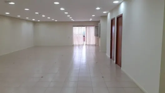 Sala Comercial para alugar, 210m² no Navegantes, Porto Alegre