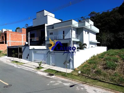 Sobrado com 3 Quartos à venda, 162m² no Pinheirinho, Vinhedo