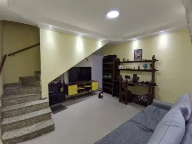 Sobrado com 2 Quartos à venda, 110m² no Jardim Califórnia, Jacareí