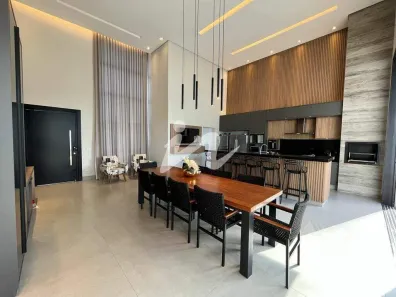 Casa com 3 Quartos à venda, 239m² no Jardim Botânico, Uberlândia