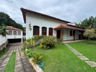 Casa de Condomínio com 4 Quartos à venda, 550m² no Piratininga, Niterói