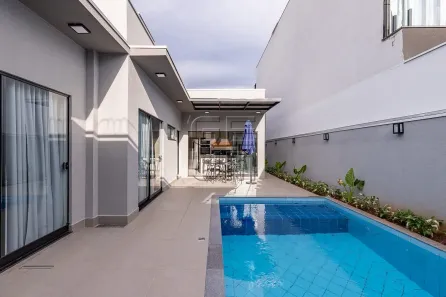 Casa de Condomínio com 3 Quartos à venda, 140m² no Jardim Montecatini, Londrina