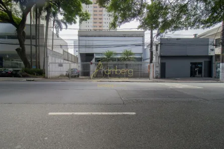 Prédio Comercial para alugar, 809m² no Santo Amaro, São Paulo