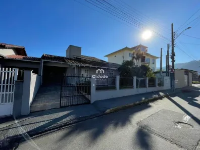 Casa com 3 Quartos para alugar, 140m² no Ilha da Figueira, Jaraguá do Sul