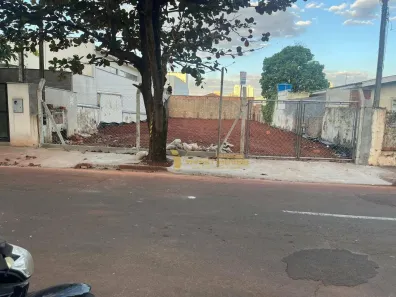Lote/Terreno à venda, 262m² no Aurora, Londrina