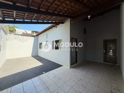 Casa com 3 Quartos para alugar, 90m² no Jaraguá, Uberlândia
