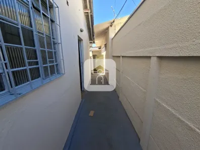 Casa com 2 Quartos para alugar, 50m² no Martins, Uberlândia