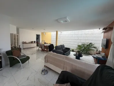 Casa com 3 Quartos à venda, 196m² no Capim Macio, Natal