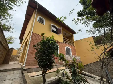 Sobrado com 3 Quartos à venda, 270m² no Vila Irmãos Arnoni, São Paulo