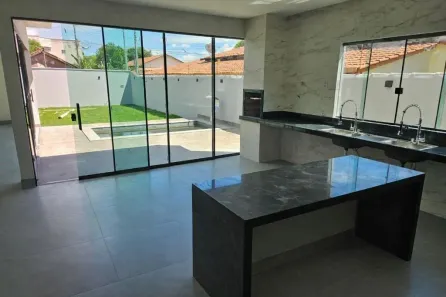 Casa com 3 Quartos à venda, 204m² no Vila Santa Helena, Goiânia