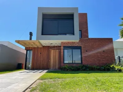 Casa de Condomínio com 4 Quartos à venda, 183m² no Rainha do Mar, Xangri-Lá