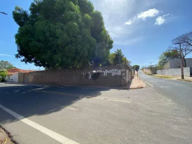 Lote/Terreno à venda, 600m² no Planalto, Teresina