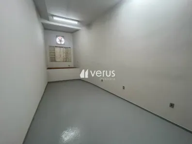 Imóvel Comercial com 6 Quartos para alugar, 238m² no Lídice, Uberlândia