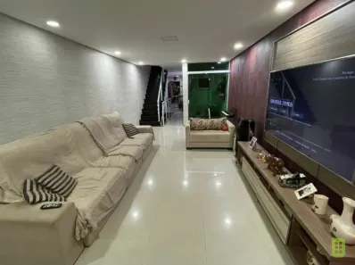 Sobrado com 3 Quartos à venda, 250m² no Vila Assunção, Santo André