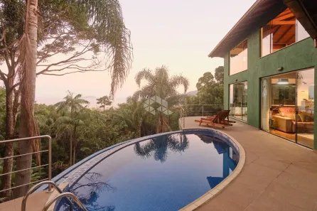 Casa com 4 Quartos à venda, 500m² no Pântano do Sul, Florianópolis