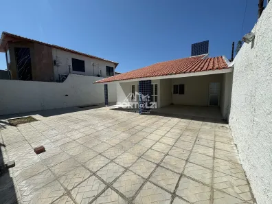 Casa com 3 Quartos para alugar, 220m² no São José, Petrolina