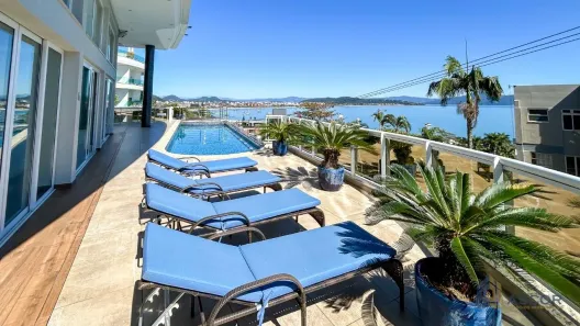 Apartamento com 3 Quartos para alugar, 147m² no Jurerê, Florianópolis