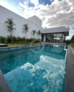 Casa de Condomínio com 4 Quartos à venda, 375m² no Jardins Itália, Goiânia