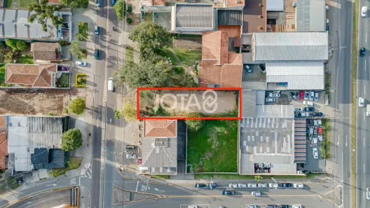 Lote/Terreno à venda, 528m² no Cristo Rei, Curitiba
