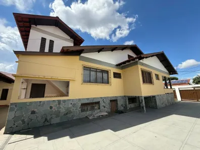 Casa com 5 Quartos à venda, 345m² no Vila Larsen 1, Londrina