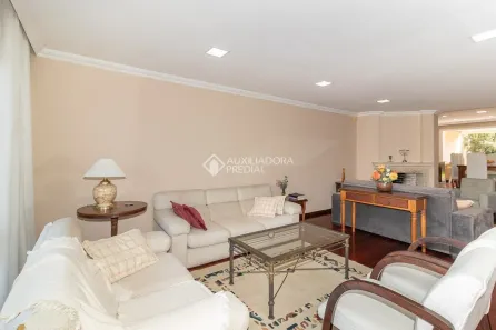 Casa com 3 Quartos para alugar, 317m² no Santo Antônio, Porto Alegre