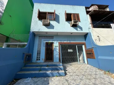 Casa com 3 Quartos para alugar, 132m² no Passo da Areia, Porto Alegre