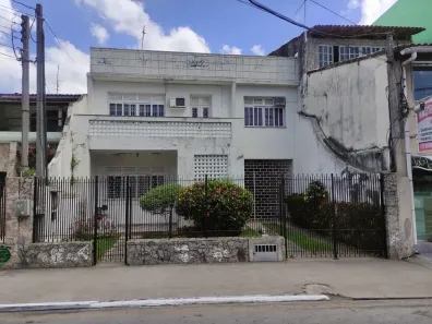 Casa com 3 Quartos à venda, 218m² no Centro, Macaé