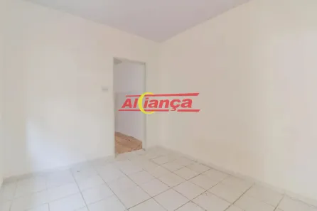 Casa com 1 Quarto para alugar, 45m² no Vila Galvão, Guarulhos