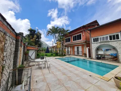 Casa com 3 Quartos à venda, 478m² no Centro, Petrópolis