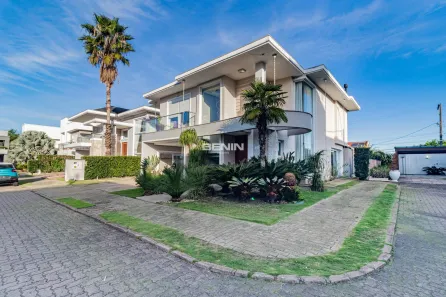 Casa de Condomínio com 3 Quartos à venda, 360m² no Estância Velha, Canoas