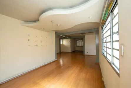 Casa com 3 Quartos à venda, 220m² no Betânia, Belo Horizonte
