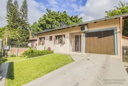 Casa com 3 Quartos à venda, 220m² no Vila Nova, Porto Alegre