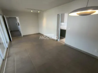 Apartamento com 3 Quartos para alugar, 130m² no Patrimônio, Uberlândia